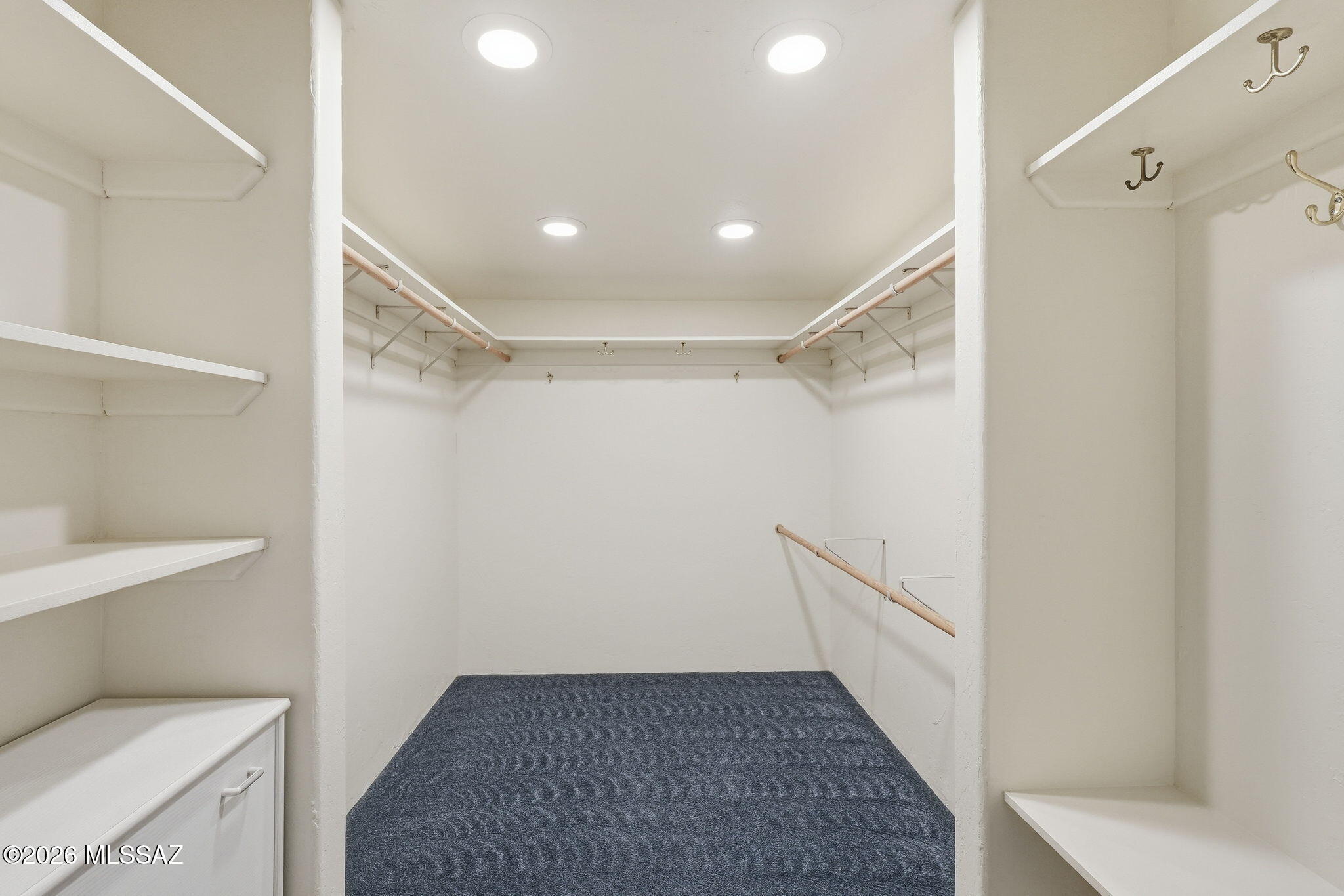 1125 East Kleindale Road Tucson, AZ 85719 - Photo 19 of 49 a view of a hallway with an empty room