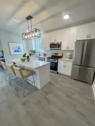 $2,500 | 2416 North Springfield Avenue, Unit 2, Chicago, IL 60647