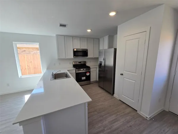 $1,750 | 11762 Brinkburn Court, Conroe, TX 77306