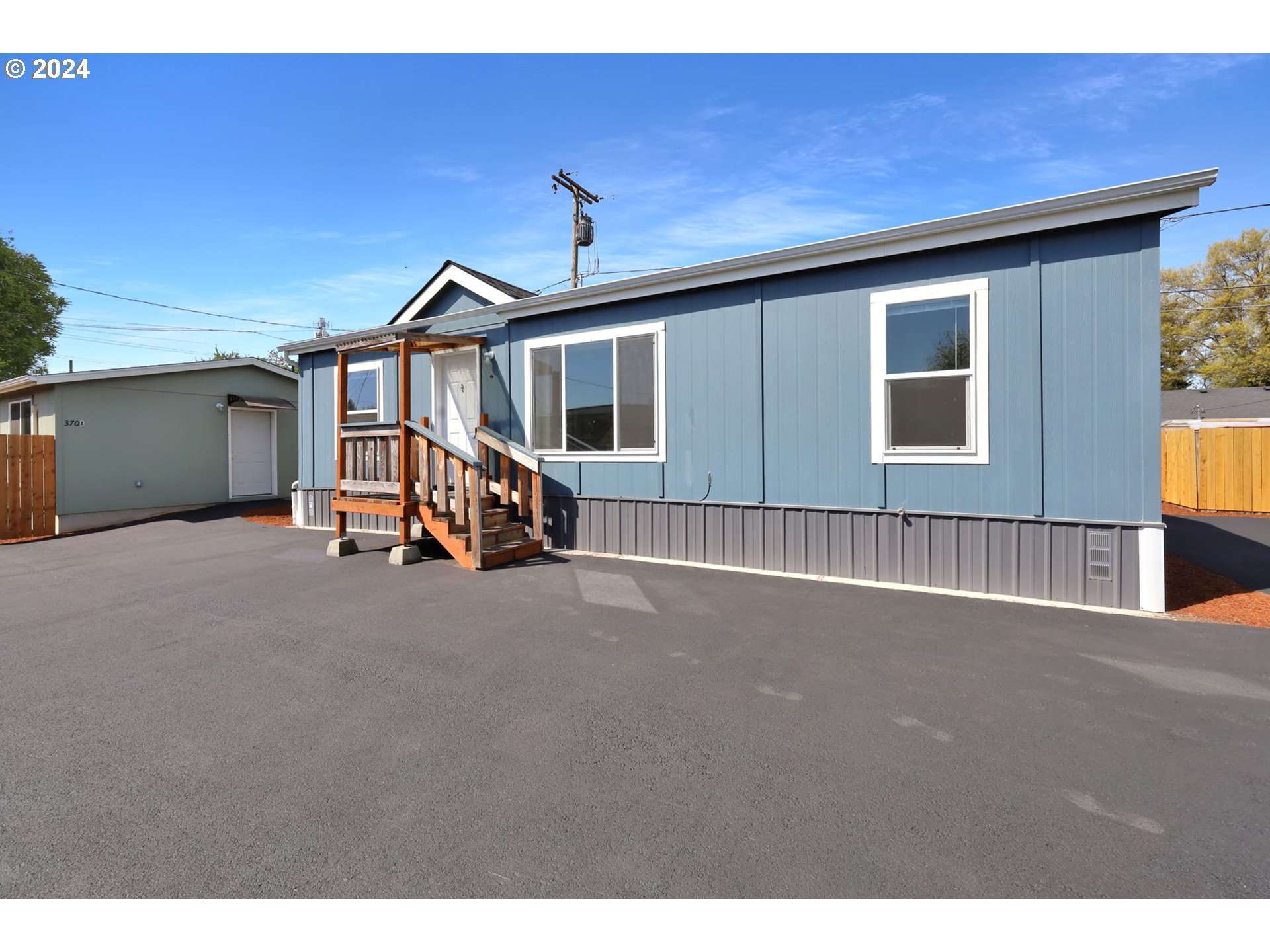 370 North Seneca Road Eugene, OR 97402 - Photo 1 of 38 Gallery Image 1