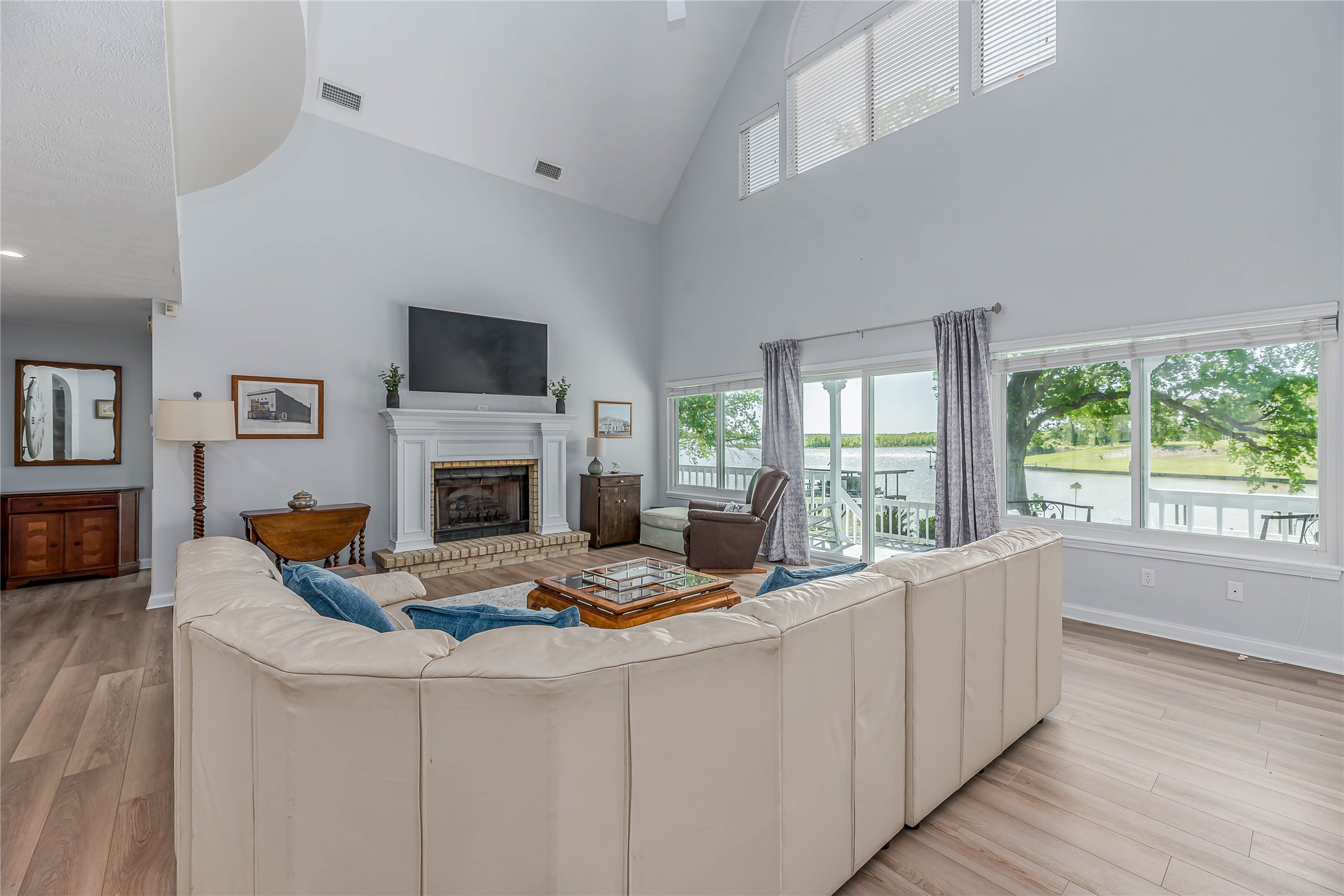331 Memphis Belle Trinity, TX 75862 - Photo 14 of 50 a living room with furniture fireplace and flat screen tv