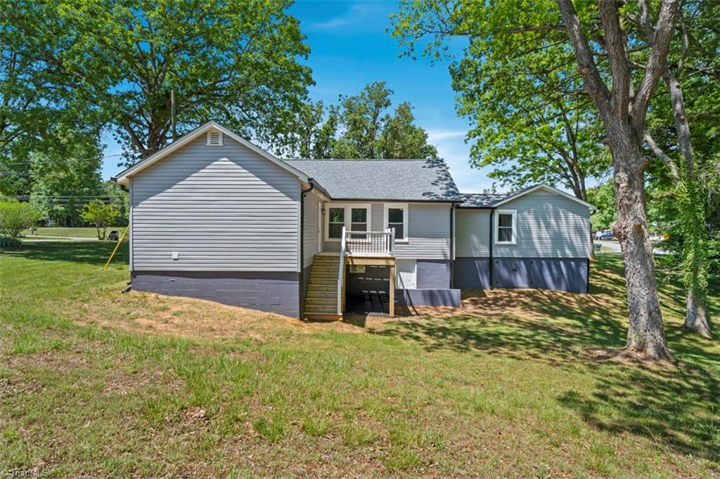 632 Stokesburg Road Walnut Cove, NC 27052 - Photo 12 of 40