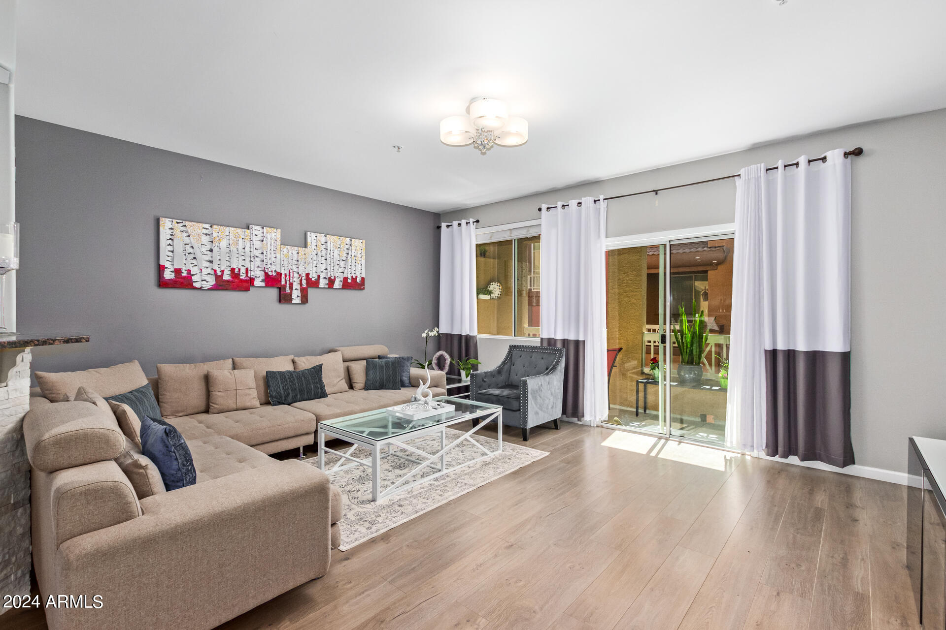 1920 East Bell Road, Unit 1127 Phoenix, AZ 85022 - Photo 5 of 17 Living Room