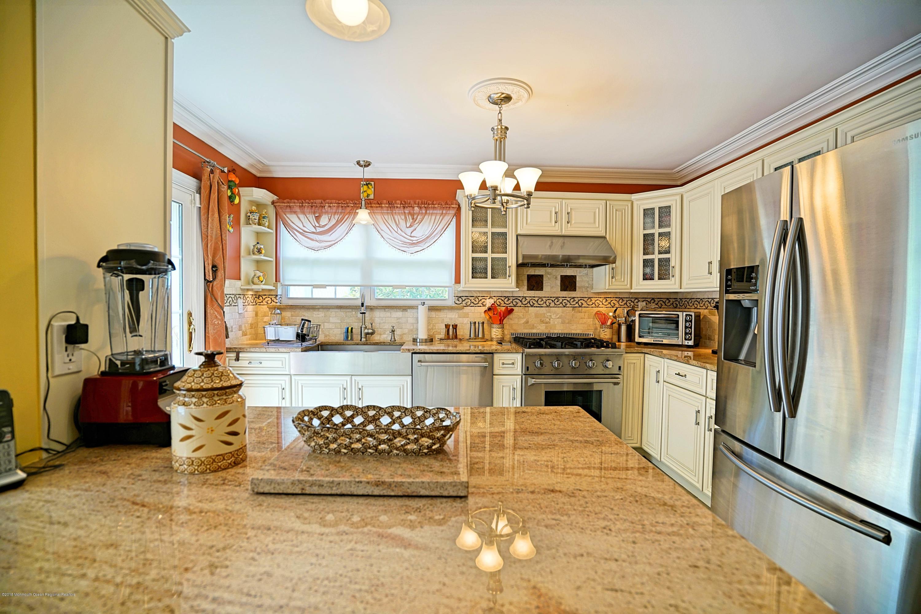 1 Bridle Path Tinton Falls, NJ 07753 - Photo 4 of 15 DSC09748_Fotor