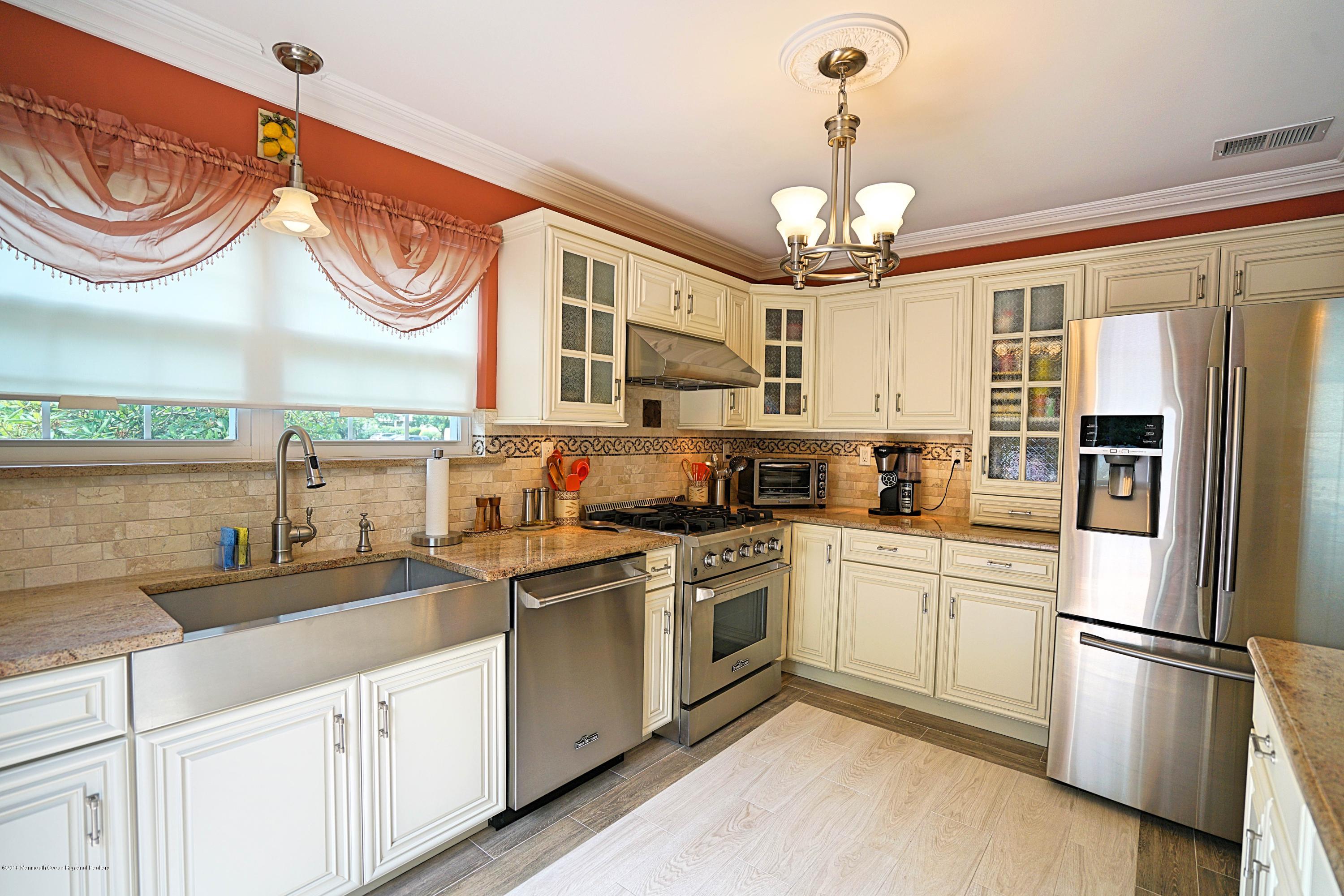 1 Bridle Path Tinton Falls, NJ 07753 - Photo 5 of 15 DSC09757_Fotor