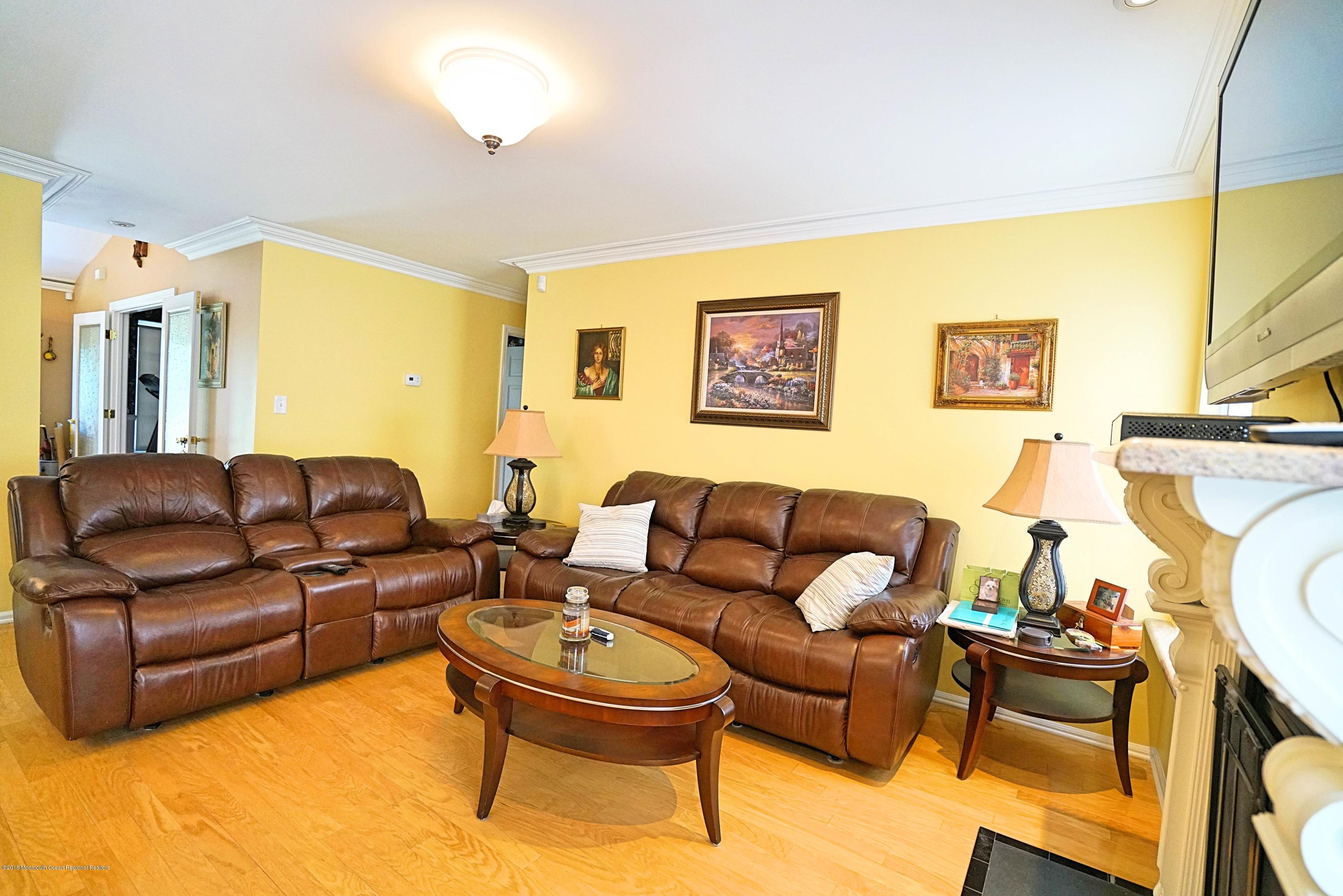 1 Bridle Path Tinton Falls, NJ 07753 - Photo 6 of 15 DSC09744_Fotor