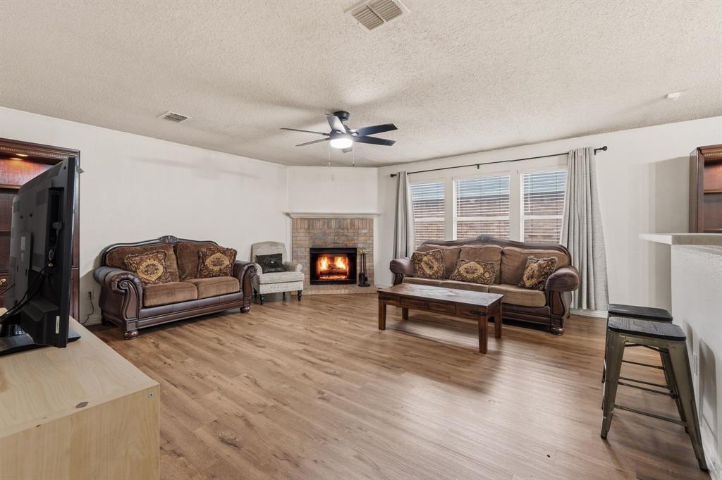 1131 Single Tree Drive Forney, TX 75126 - Photo 5 of 19