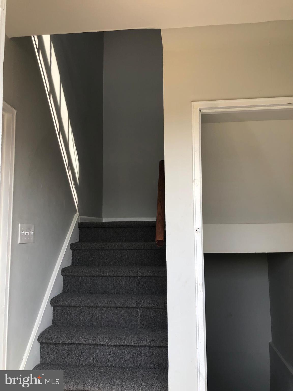 8726 Marsden Street Philadelphia, PA 19136 - Photo 3 of 24 a view of entryway