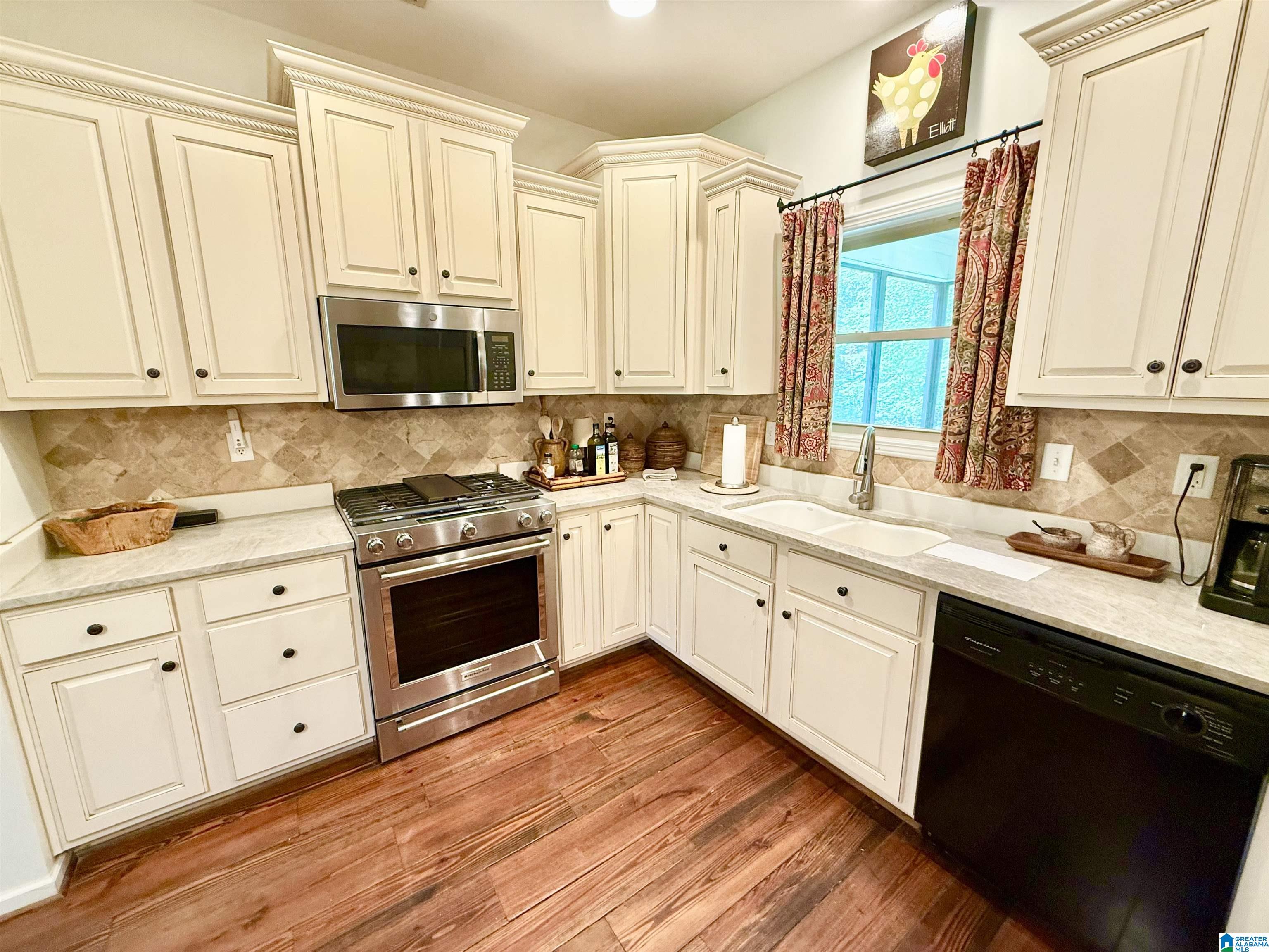 561 Maple Ridge Calera, AL 35040 - Photo 9 of 71