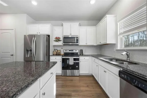 $3,200 | 925 Lakehaven Lane, Loganville, GA 30052