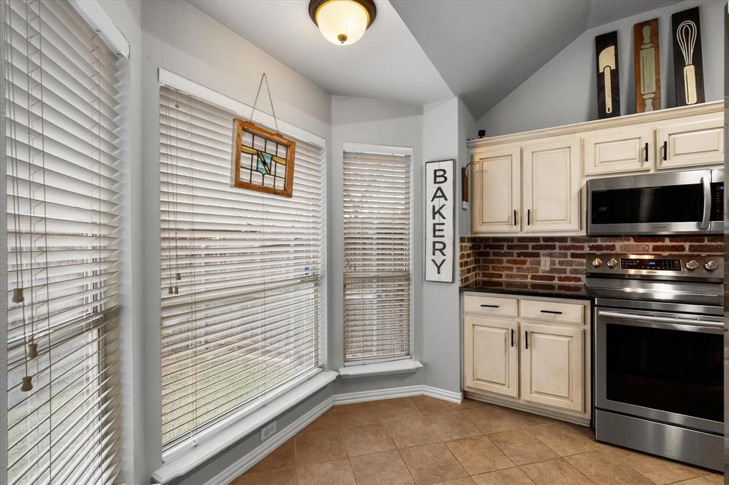 1014 Baltic Avenue Midlothian, TX 76065 - Photo 16 of 36