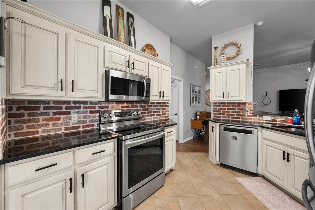 1014 Baltic Avenue Midlothian, TX 76065 - Photo 21 of 36