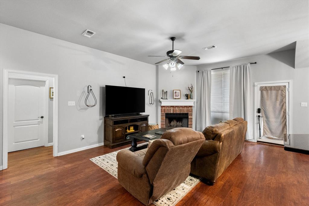 1014 Baltic Avenue Midlothian, TX 76065 - Photo 9 of 36