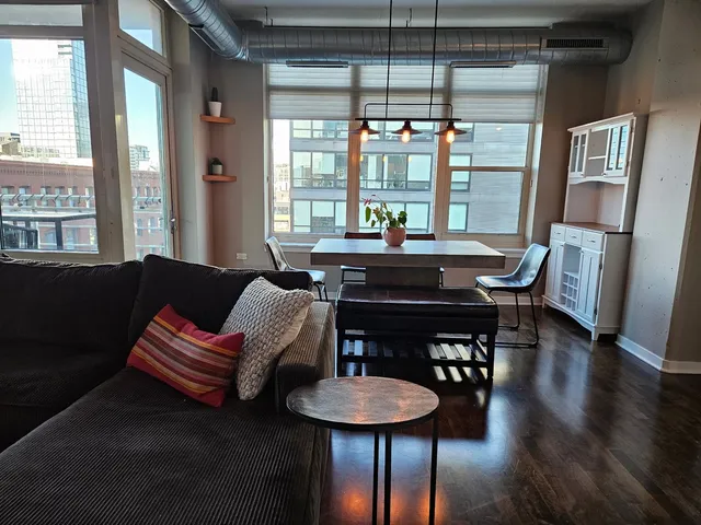 $4,150 | 909 West Washington Boulevard, Unit 708, Chicago, IL 60607