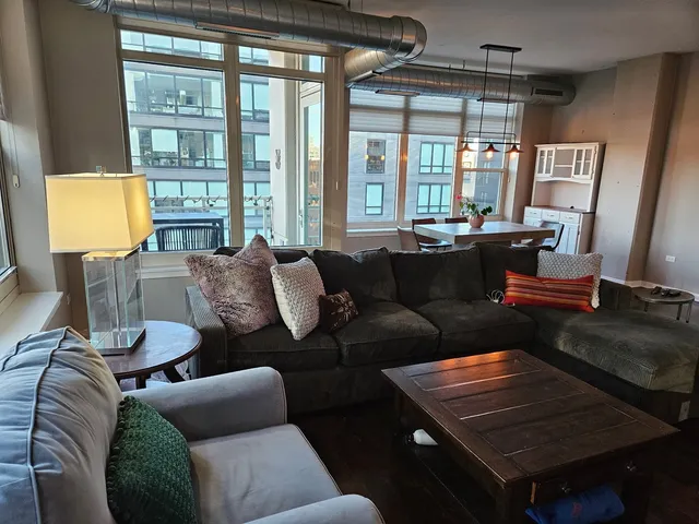$4,150 | 909 West Washington Boulevard, Unit 708, Chicago, IL 60607