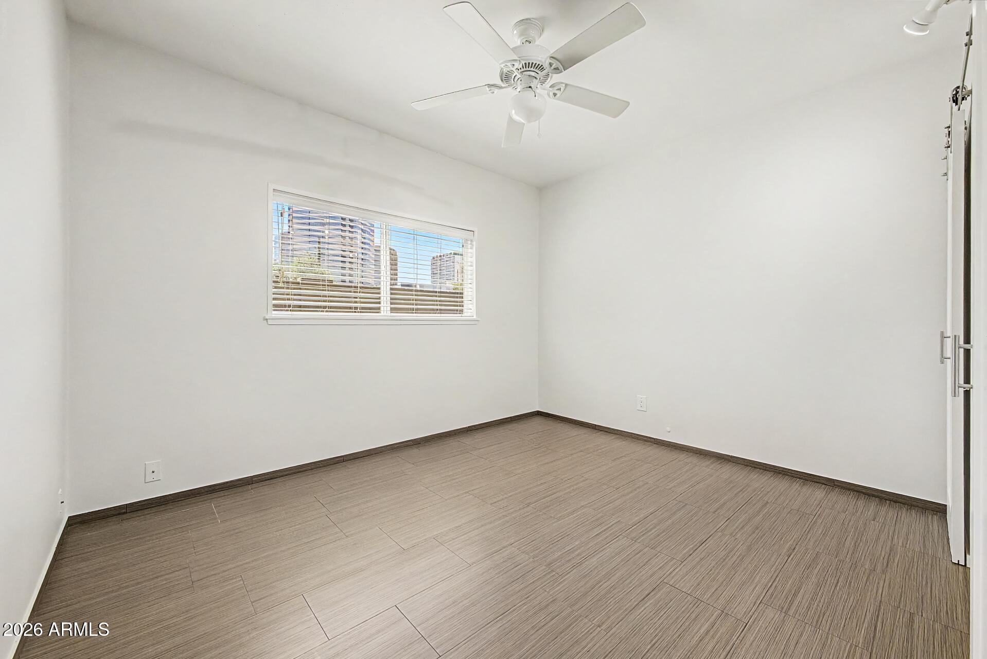 355 East Thomas Road, Unit B106 Phoenix, AZ 85012 - Photo 9 of 21