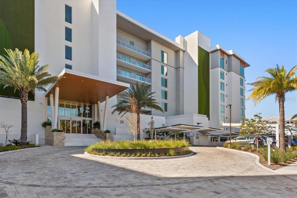 1028 Sunset Point Road, Unit R9 Clearwater, FL 33755 - Photo 9 of 24