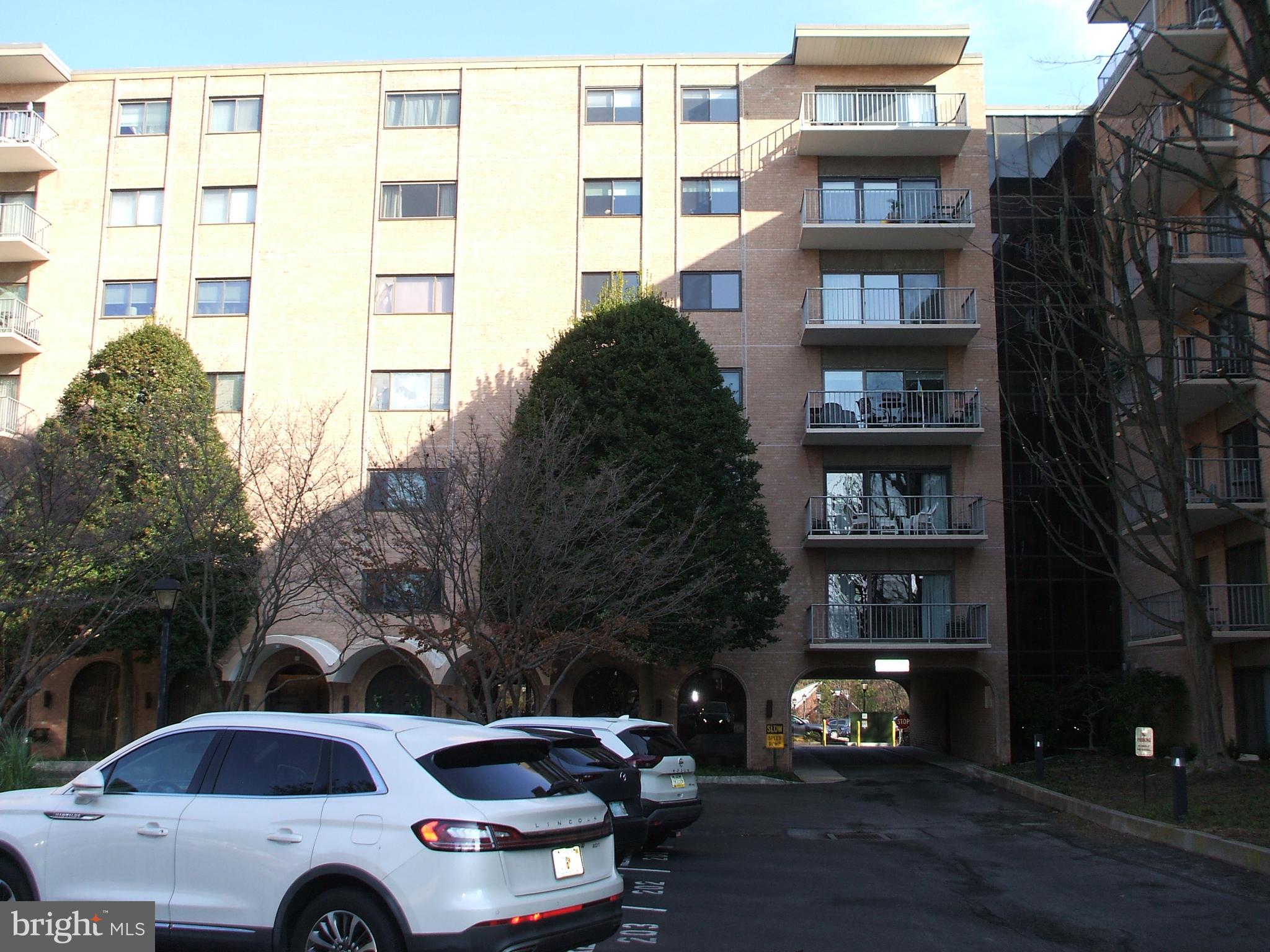 501 North Providence Road, Unit 221 Media, PA 19063 - Photo 2 of 29 Holly House Hi Rise