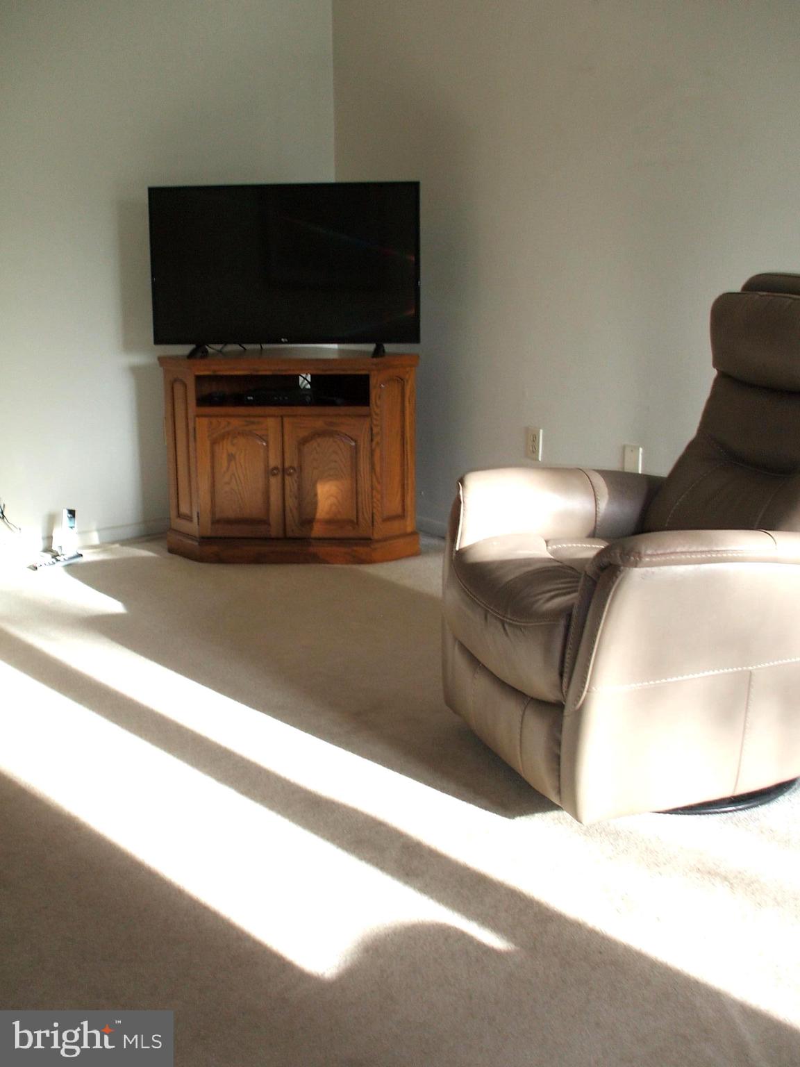 501 North Providence Road, Unit 221 Media, PA 19063 - Photo 5 of 29 Living Room