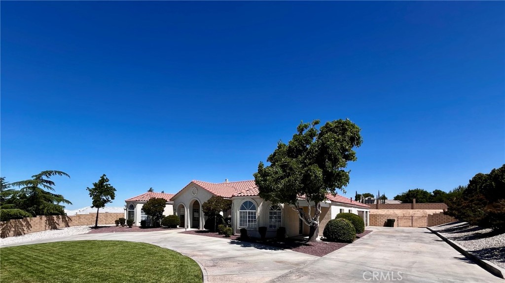 20230 Quail Run Road Apple Valley, CA 92308 - Photo 7 of 71