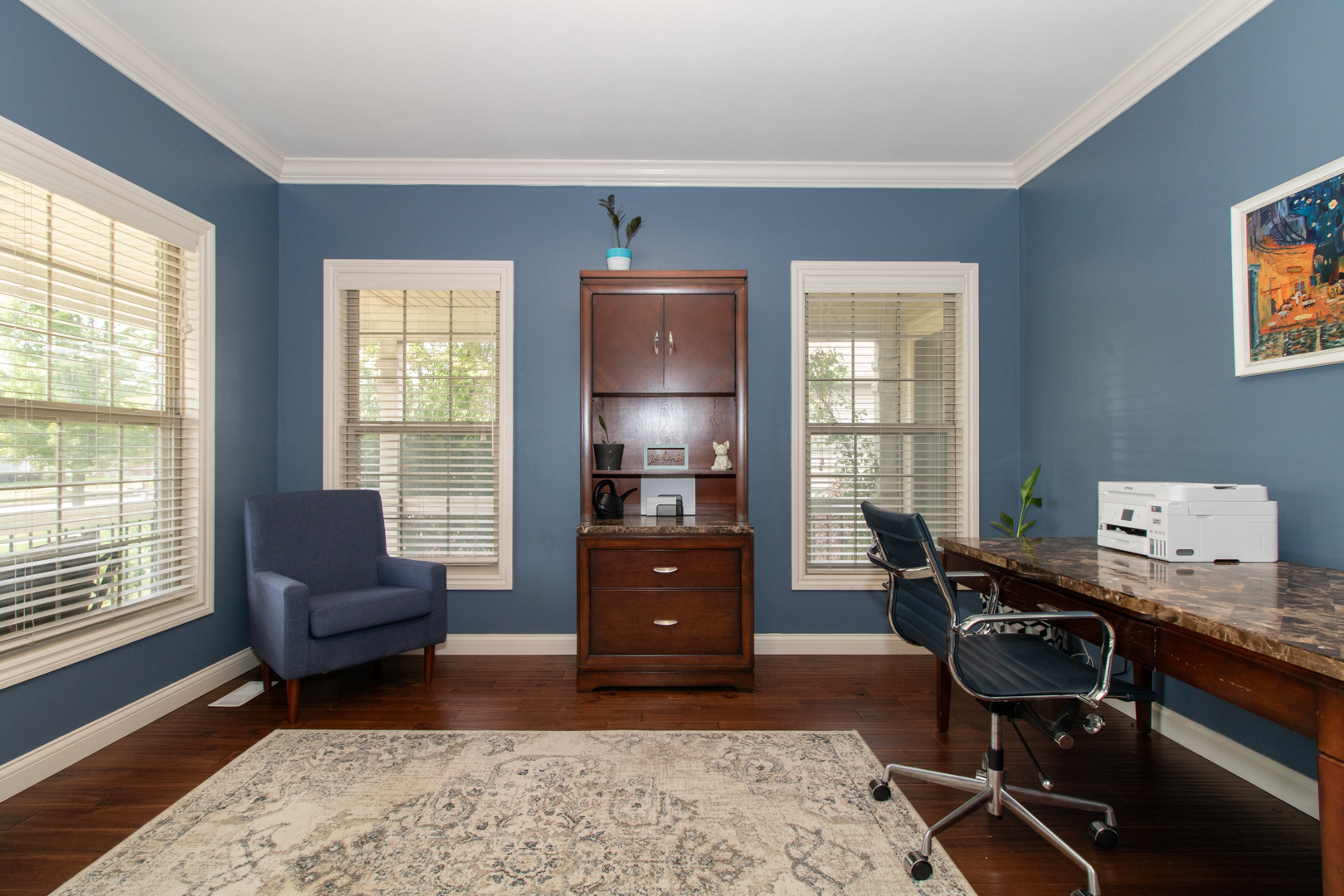 4002 Rockledge Road Bloomington, IL 61705 - Photo 5 of 60 a living room with furniture and a window