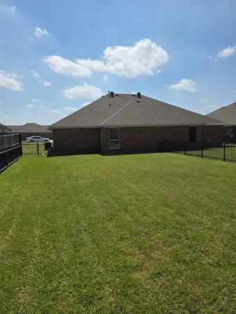 $1,395 | 512 Jack Harris Street, Gunter, TX 75058