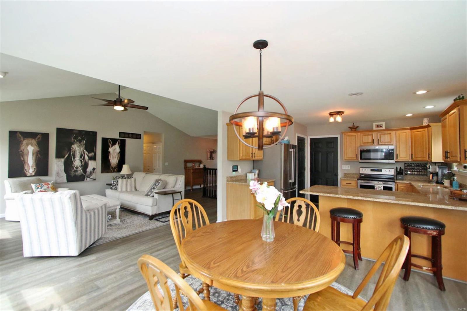 1317 Ridgefield Drive Godfrey, IL 62035 - Photo 14 of 25 Gallery Image 14