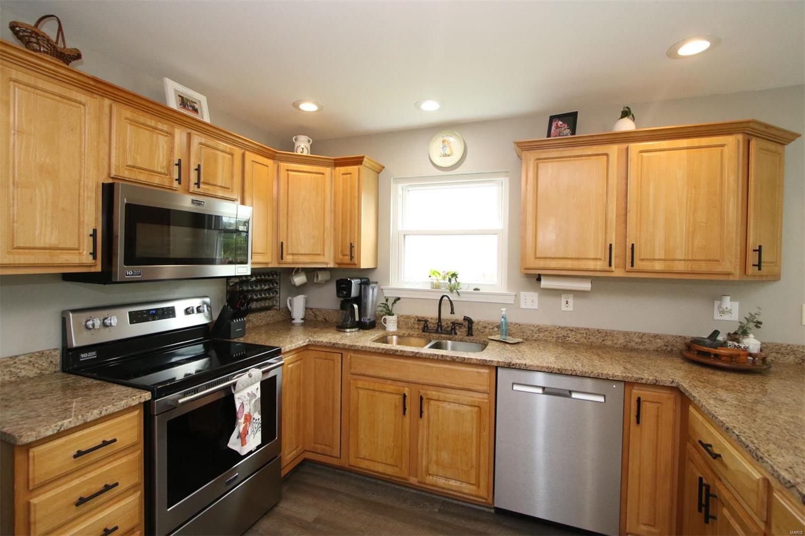 1317 Ridgefield Drive Godfrey, IL 62035 - Photo 16 of 25 Gallery Image 16