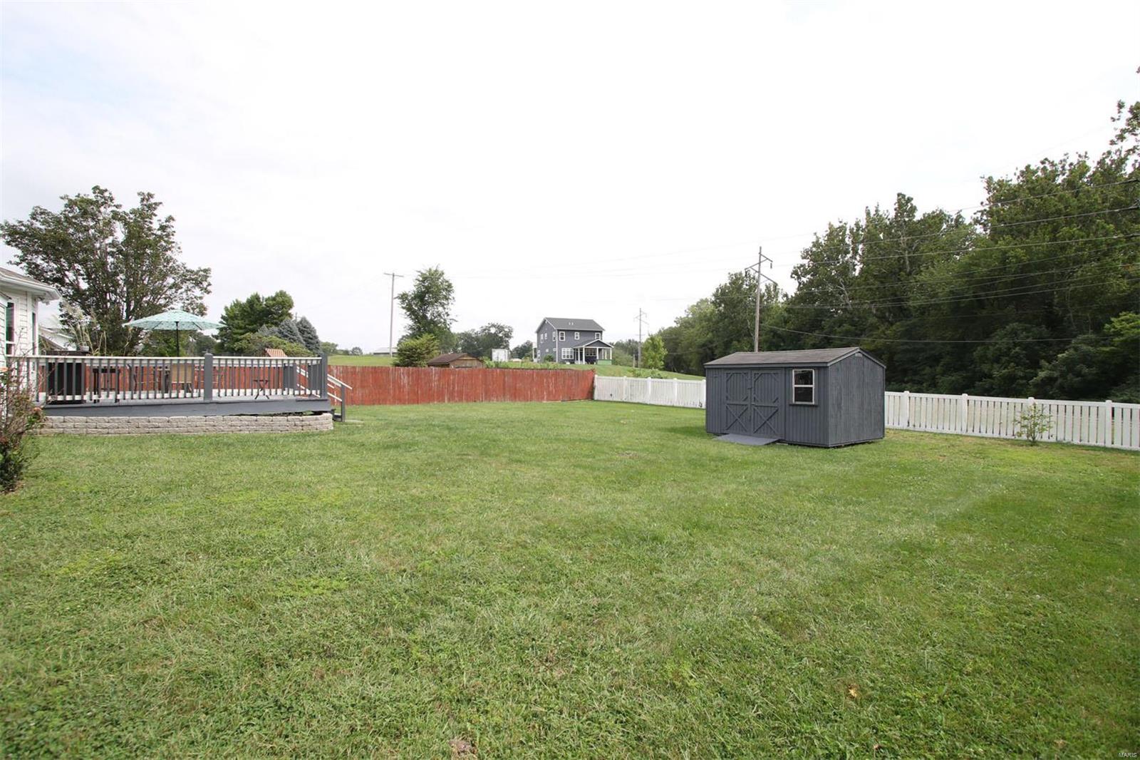 1317 Ridgefield Drive Godfrey, IL 62035 - Photo 3 of 25 Gallery Image 3