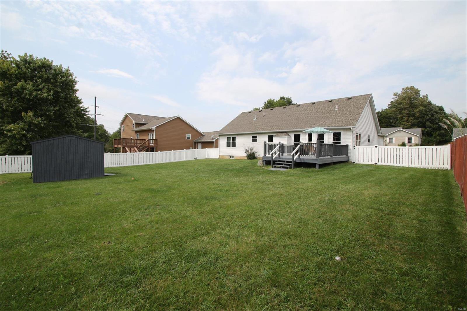 1317 Ridgefield Drive Godfrey, IL 62035 - Photo 7 of 25 Gallery Image 7