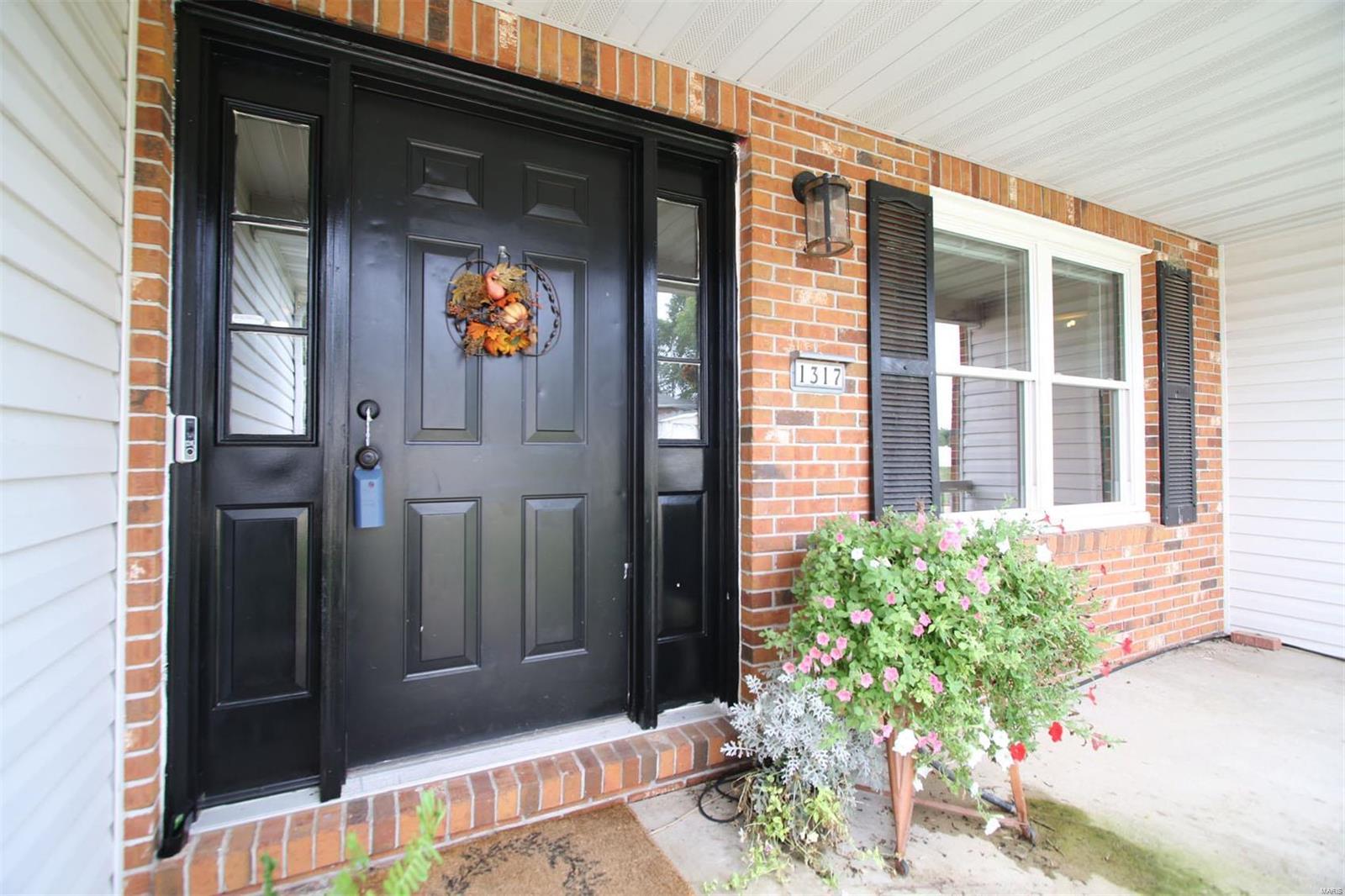 1317 Ridgefield Drive Godfrey, IL 62035 - Photo 10 of 25 Gallery Image 10