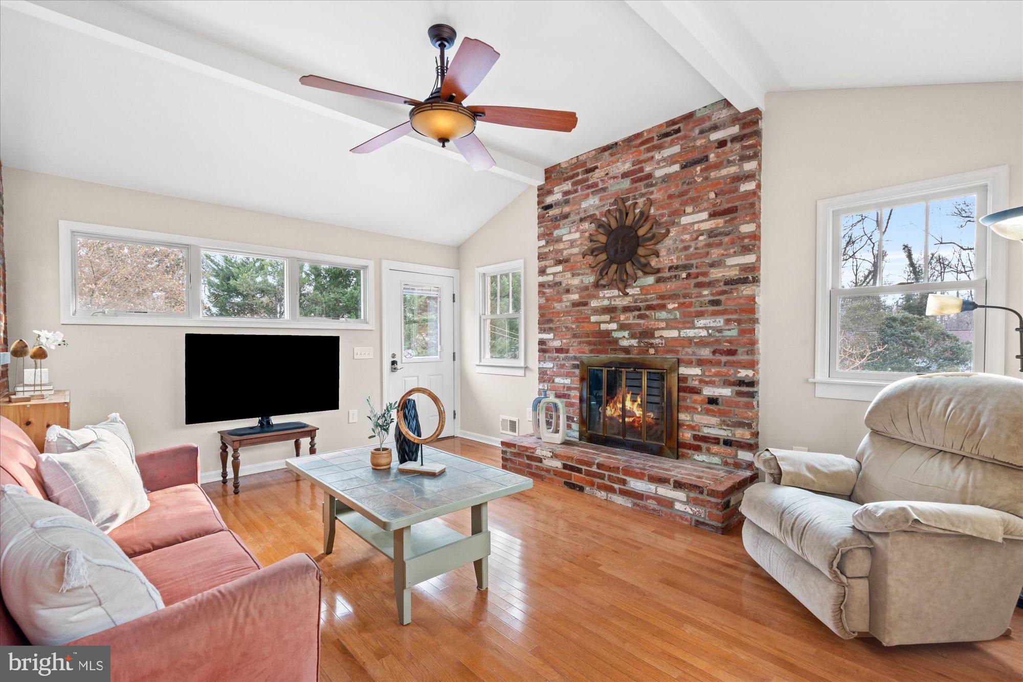 7912 Bainbridge Road Alexandria, VA 22308 - Photo 13 of 32 Sunroom