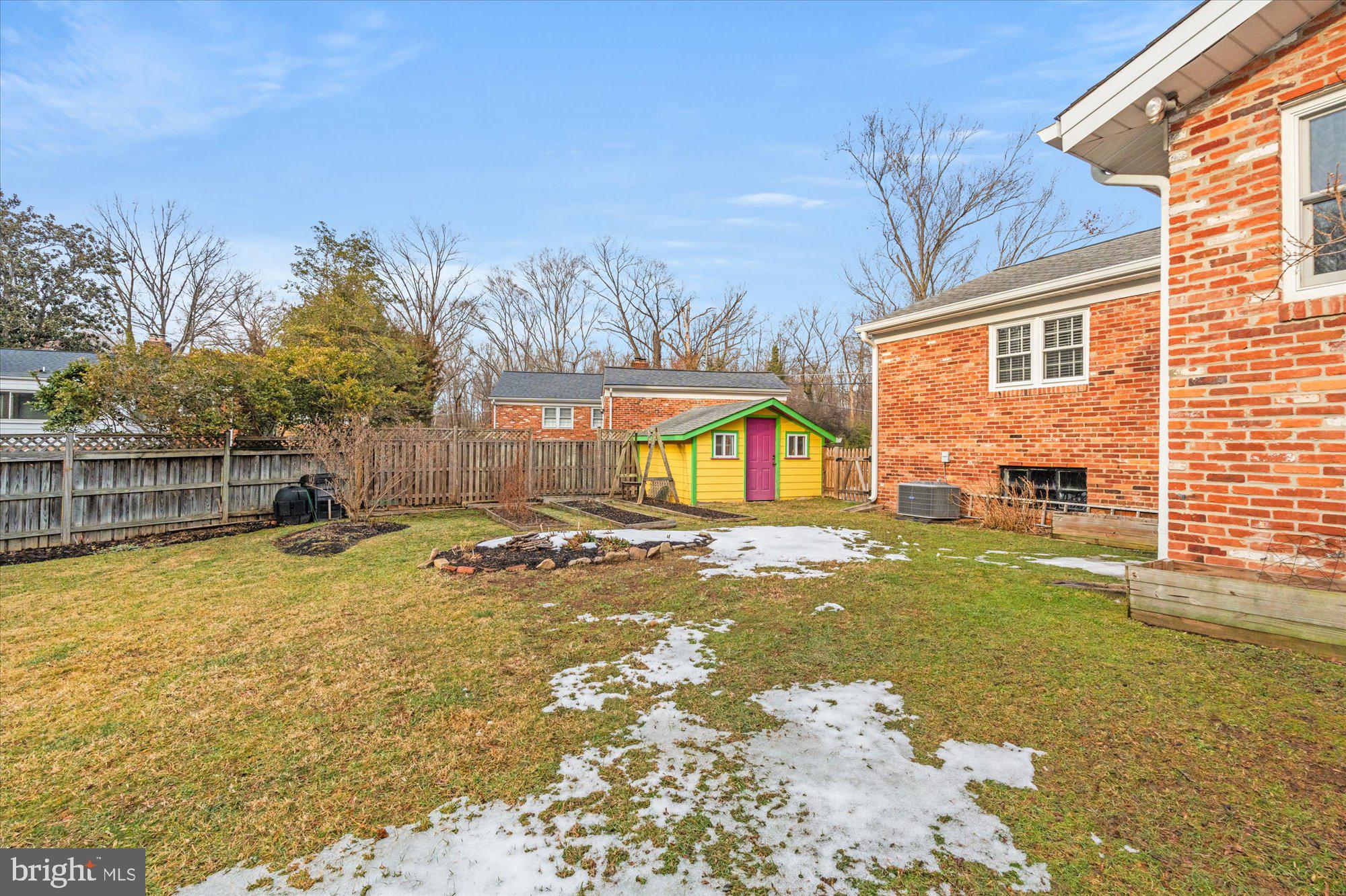 7912 Bainbridge Road Alexandria, VA 22308 - Photo 5 of 32 Fully fenced