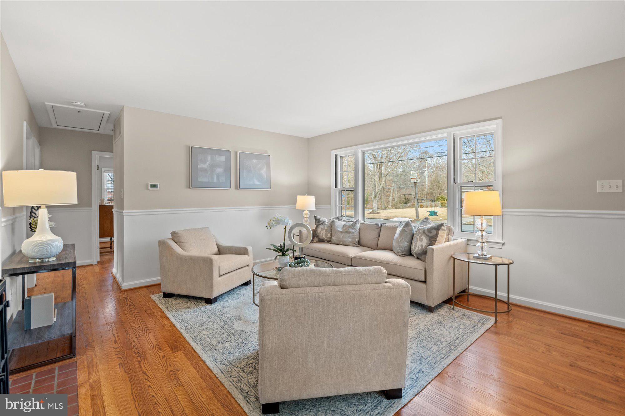 7912 Bainbridge Road Alexandria, VA 22308 - Photo 9 of 32 Living room
