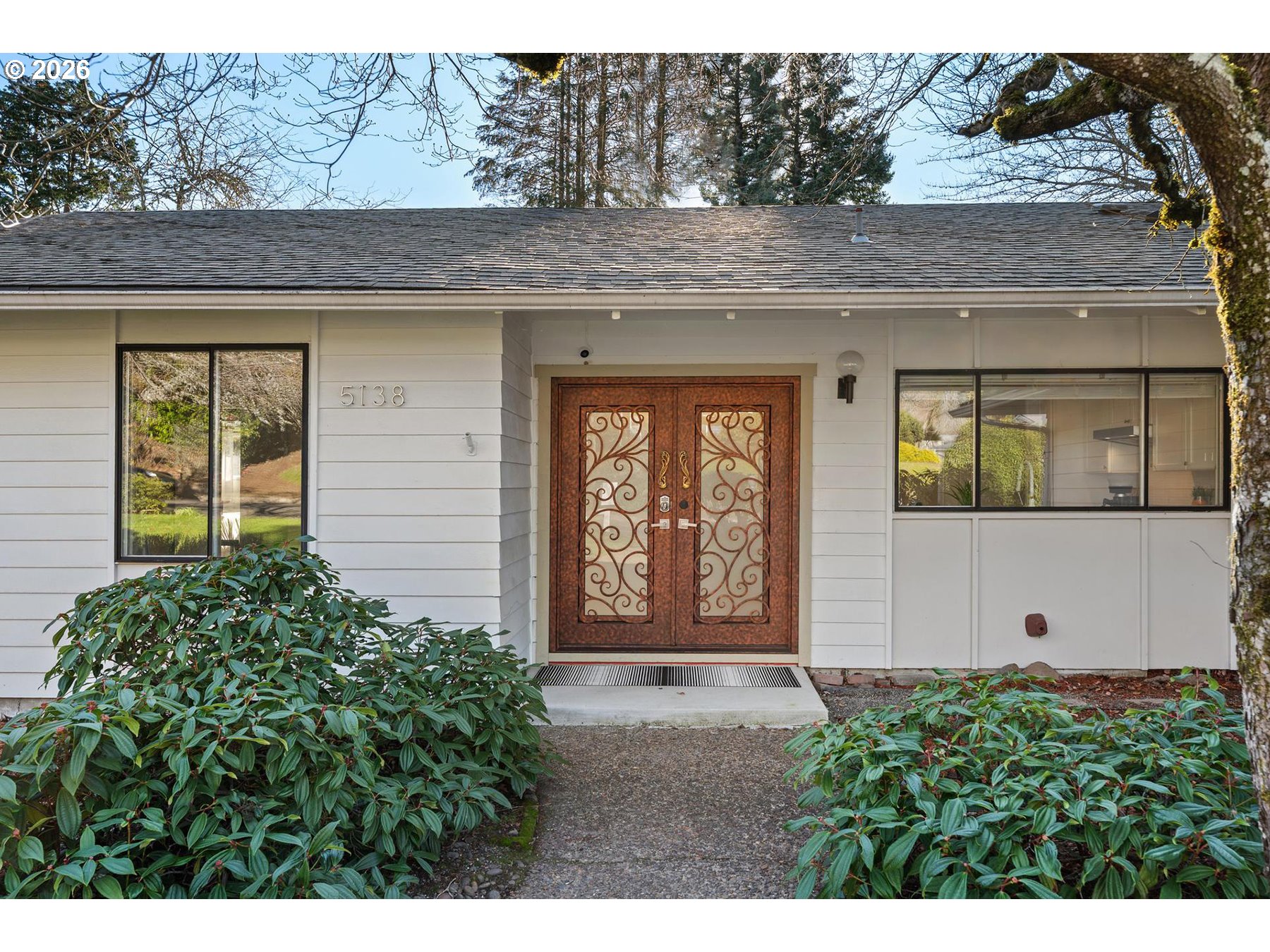 5138 Southwest Santa Monica Court Portland, OR 97221 - Photo 5 of 43