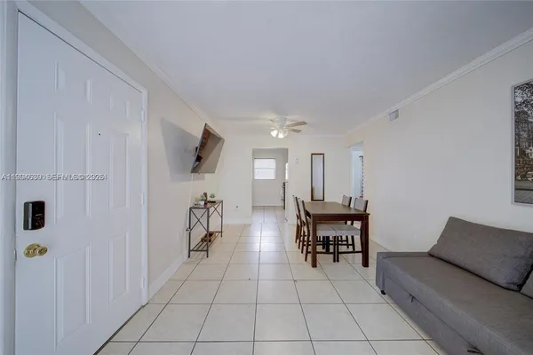 $2,000 | 427 Southwest 6th Street, Unit 4, Miami, FL 33130