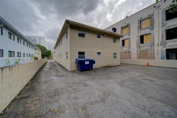 $2,000 | 427 Southwest 6th Street, Unit 4, Miami, FL 33130