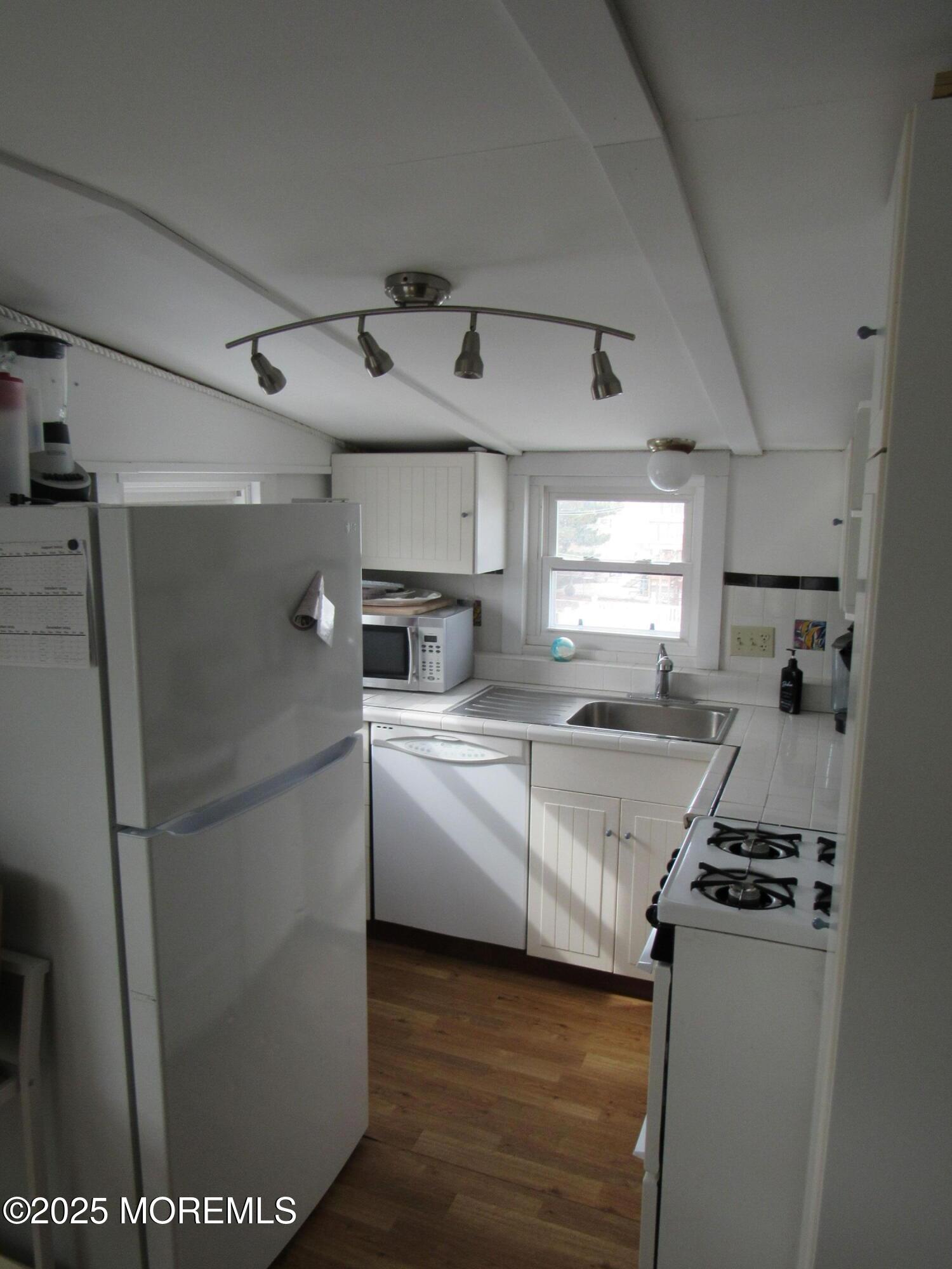 19-21 N Street Seaside Park, NJ 08752 - Photo 21 of 26 2