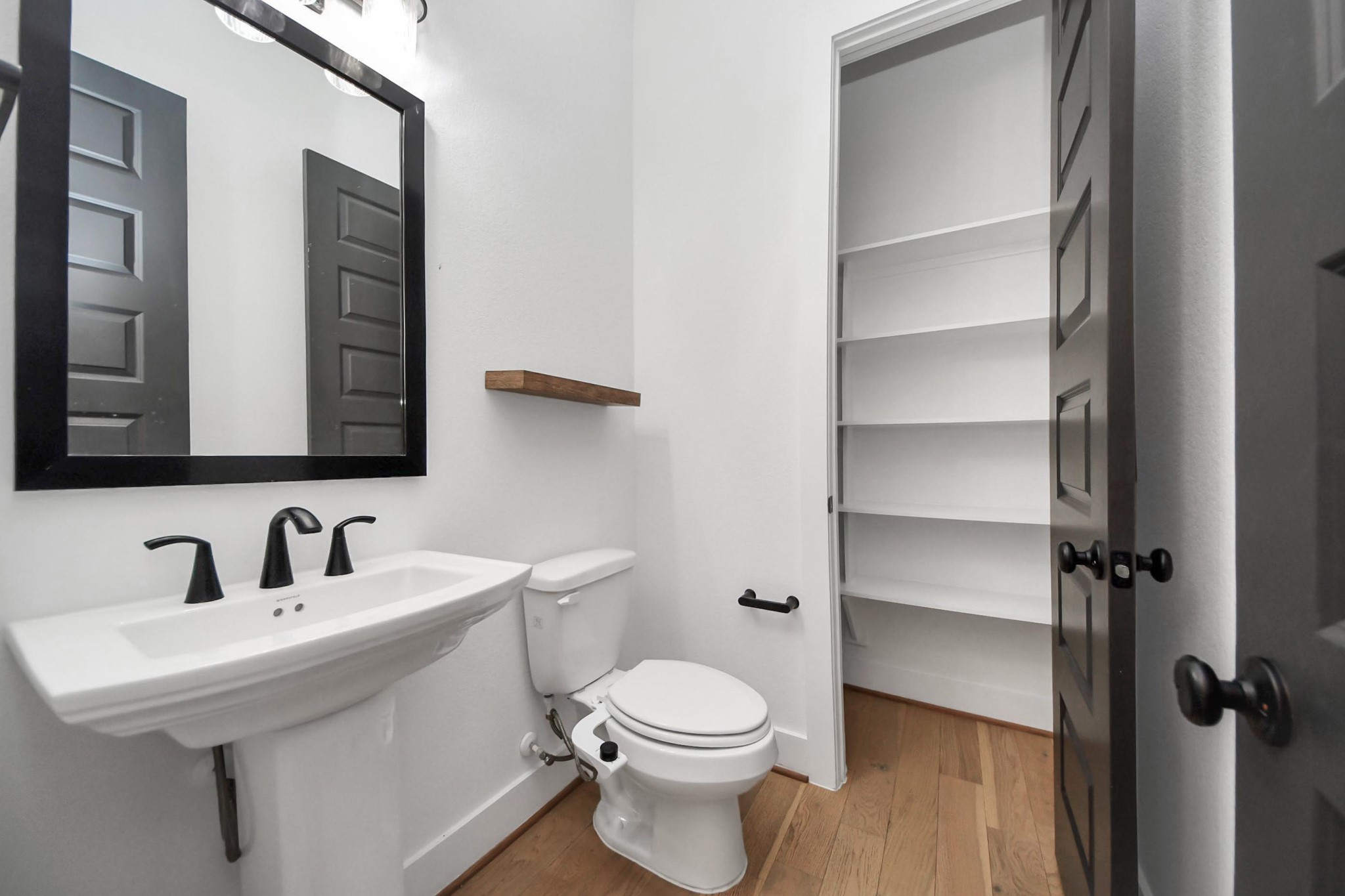 8906 Iron Forge Road Missouri City, TX 77459 - Photo 22 of 33 Powder Room