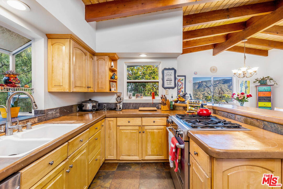 2716 Halsey Road Topanga, CA 90290 - Photo 17 of 51