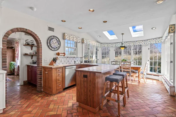 $2,100,000 | 3 Wincoma Drive, Huntington Bay, NY 11743