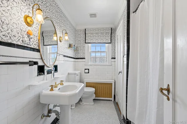 $2,100,000 | 3 Wincoma Drive, Huntington Bay, NY 11743