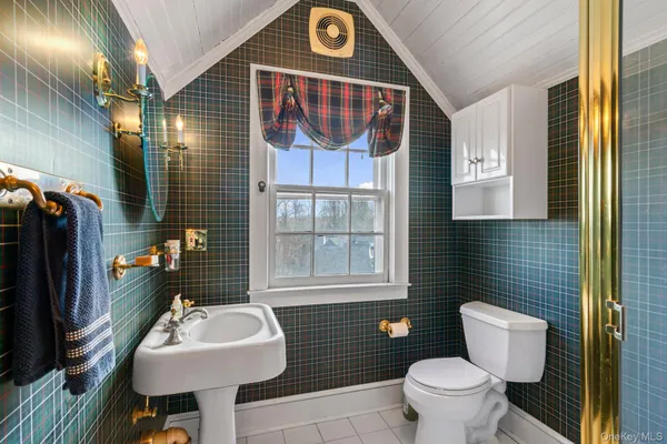 $2,100,000 | 3 Wincoma Drive, Huntington Bay, NY 11743