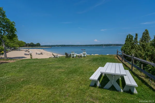 $2,100,000 | 3 Wincoma Drive, Huntington Bay, NY 11743