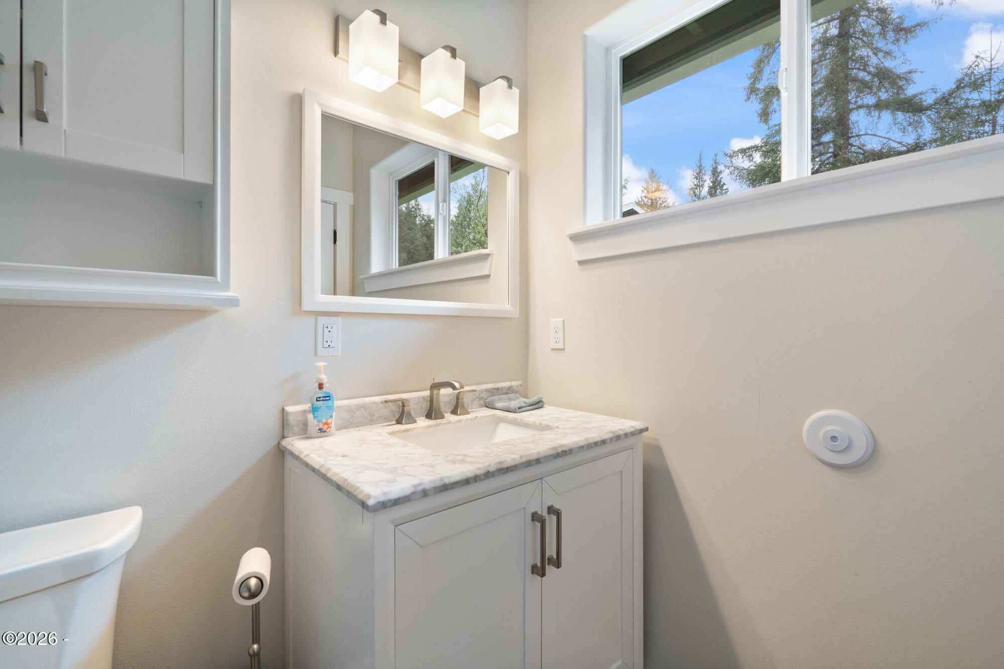 6040 Brickyard Road Tillamook, OR 97141 - Photo 17 of 41 Primary Bathroom