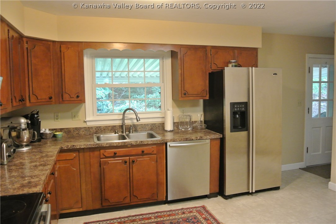 2003 Northwood Road Charleston, WV 25314 - Photo 7 of 12 Gallery Image 7