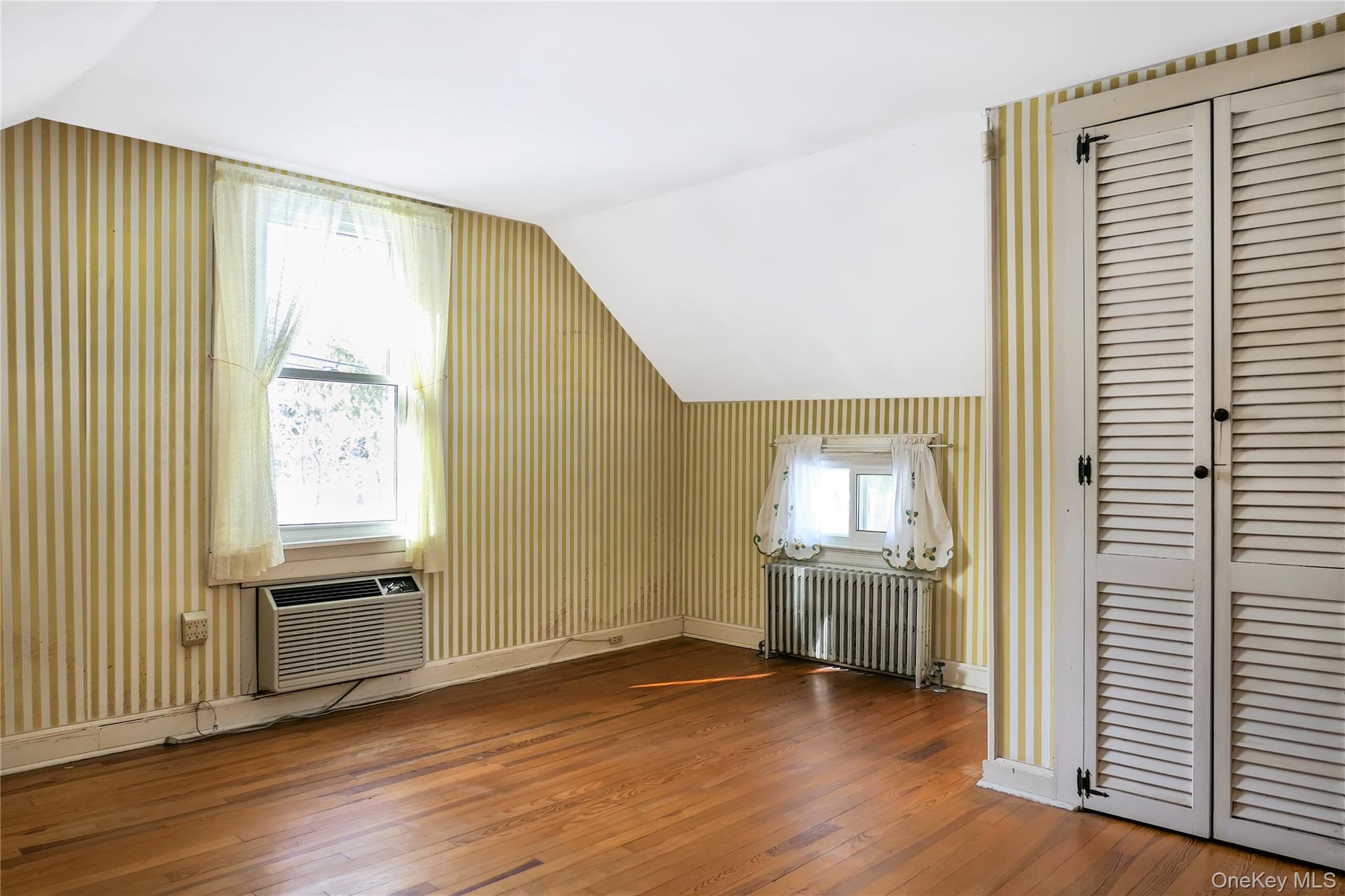 360 South Country Road Brookhaven, NY 11719 - Photo 24 of 41