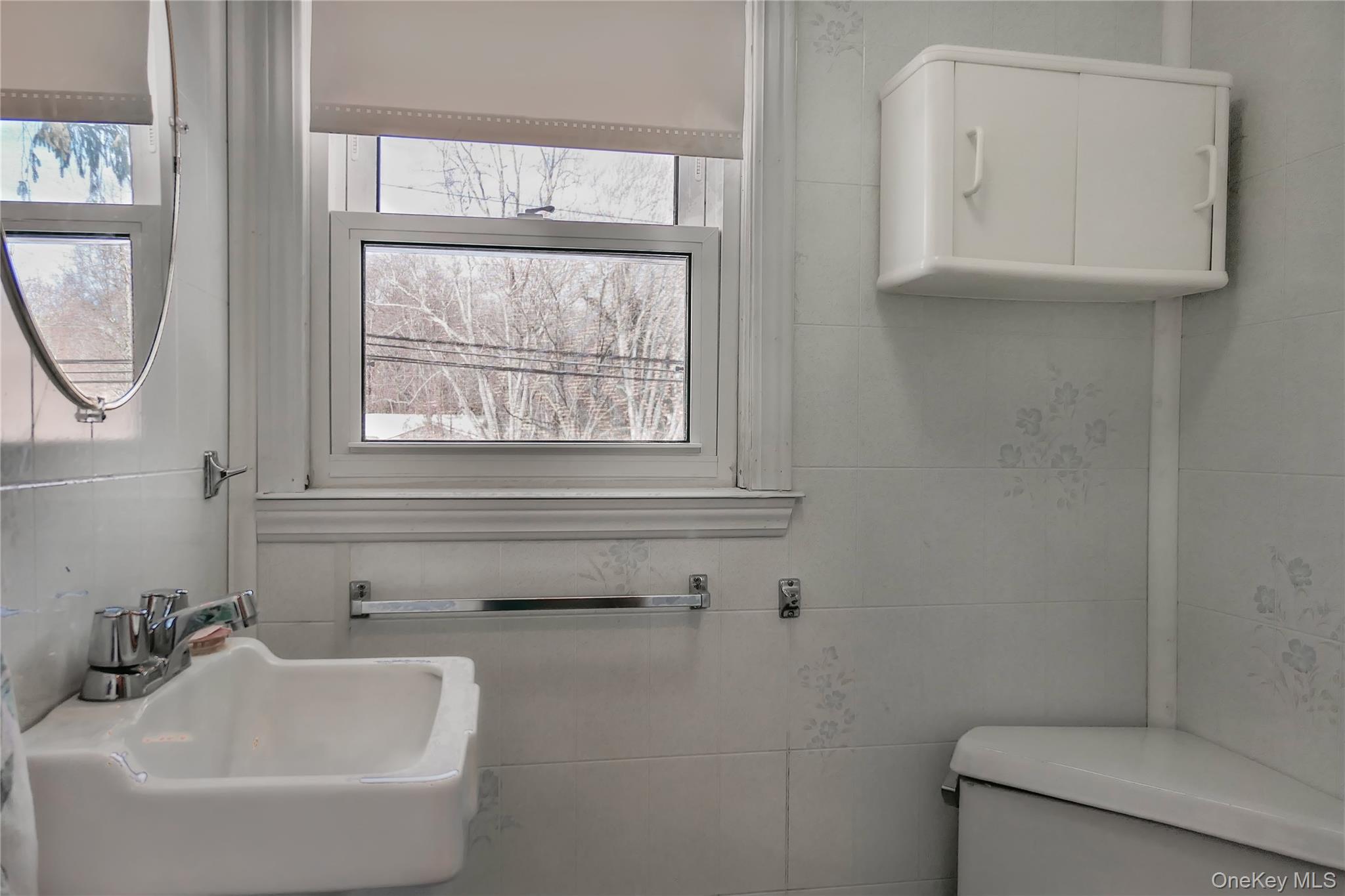 360 South Country Road Brookhaven, NY 11719 - Photo 26 of 41