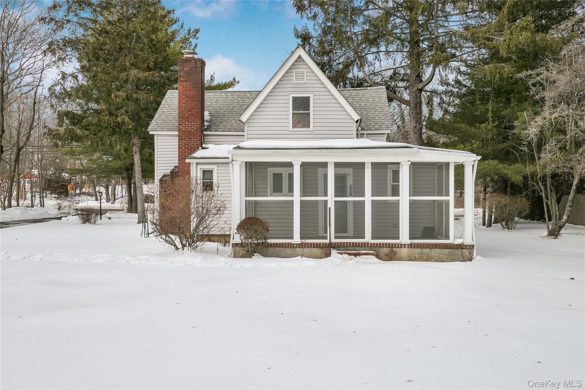 360 South Country Road Brookhaven, NY 11719 - Photo 32 of 41