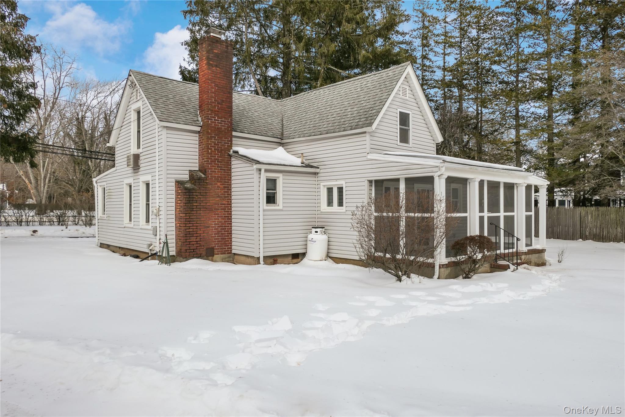 360 South Country Road Brookhaven, NY 11719 - Photo 33 of 41